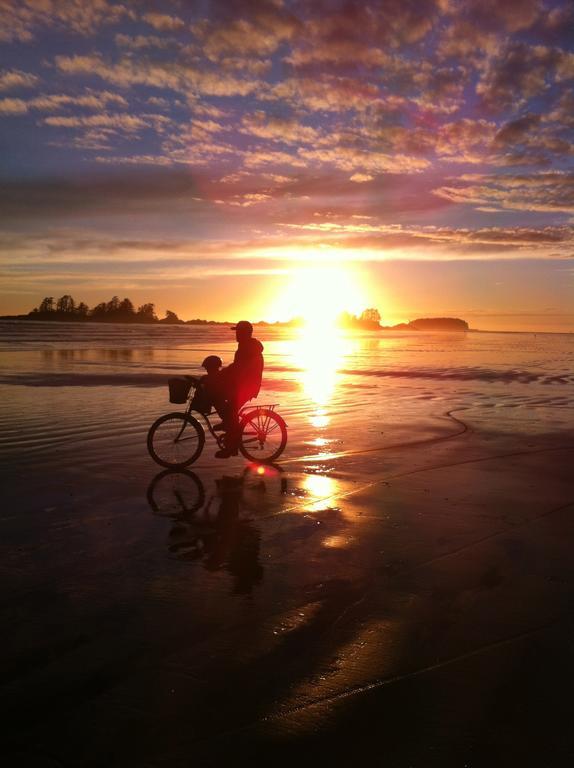 Black Bear Guesthouse Tofino Exterior foto