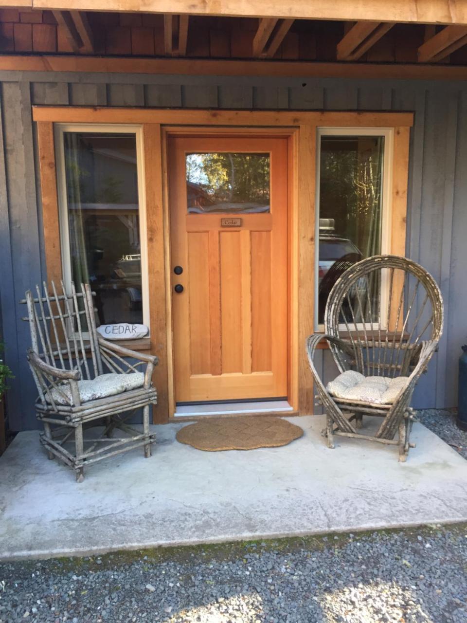 Black Bear Guesthouse Tofino Exterior foto