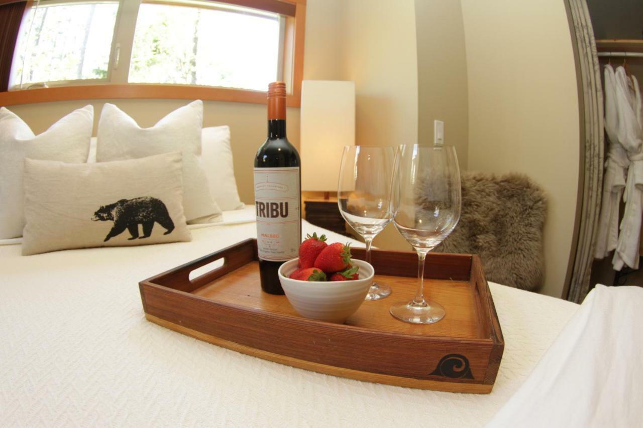 Black Bear Guesthouse Tofino Exterior foto